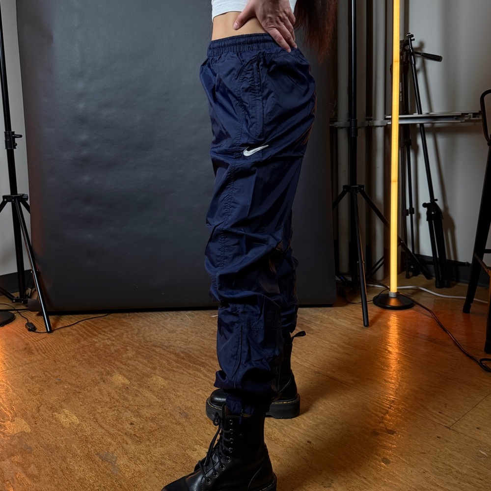 **SOLD** Vintage Nike Navy Blue Windbreaker Pants